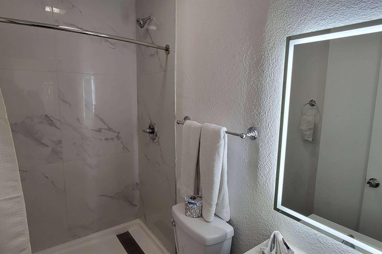 Super 8 By Wyndham El Centro North Hotel Екстериор снимка