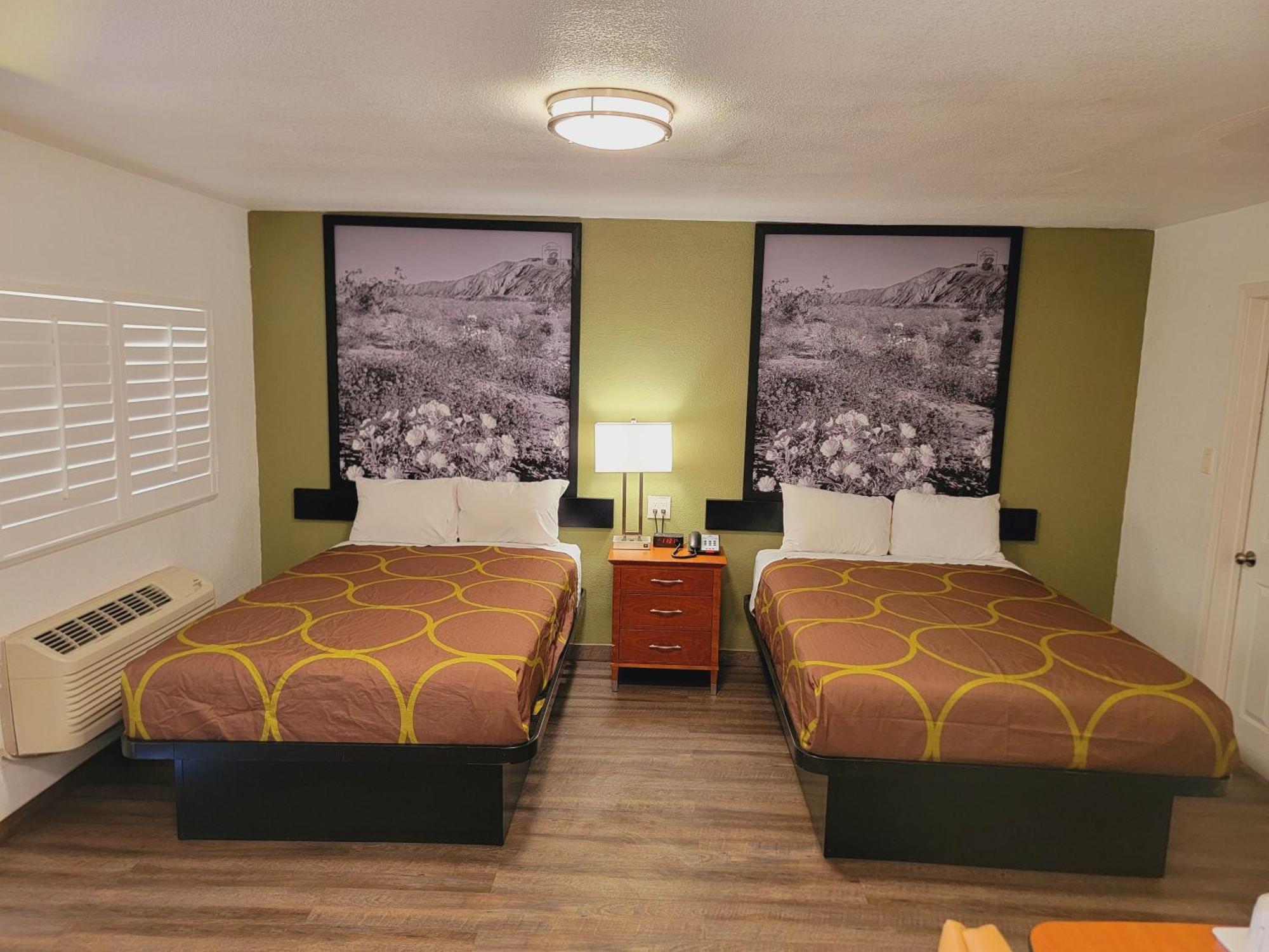 Super 8 By Wyndham El Centro North Hotel Екстериор снимка