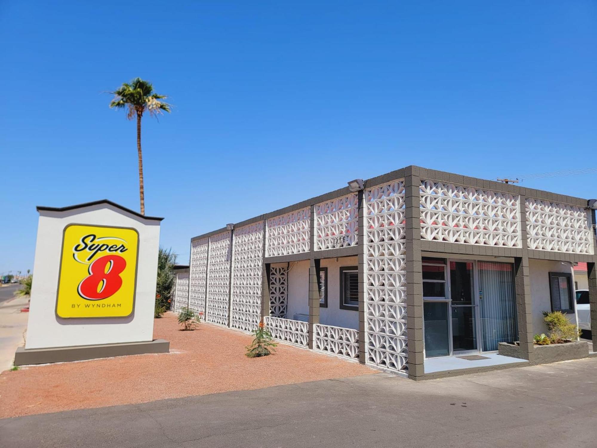 Super 8 By Wyndham El Centro North Hotel Екстериор снимка