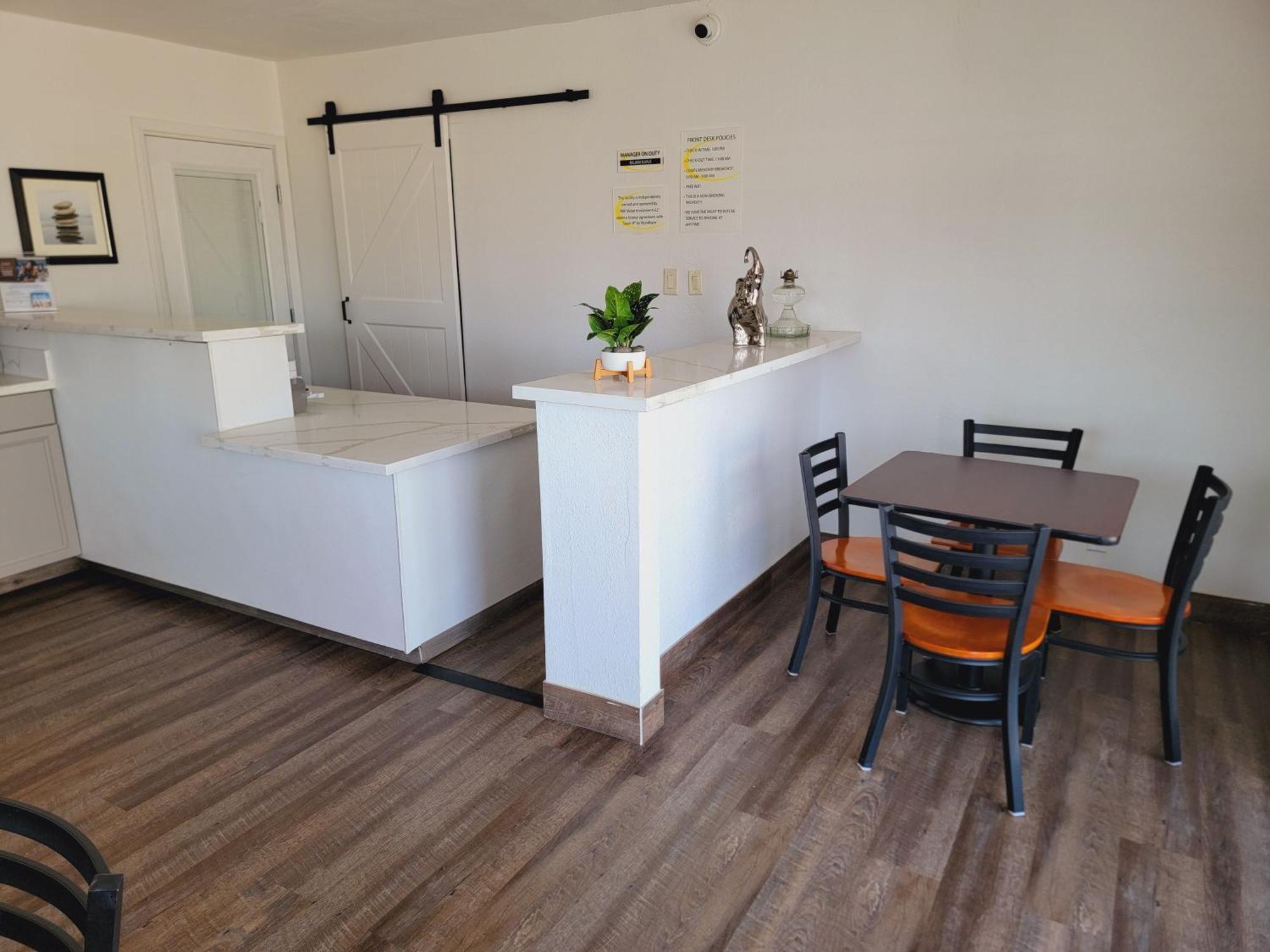 Super 8 By Wyndham El Centro North Hotel Екстериор снимка